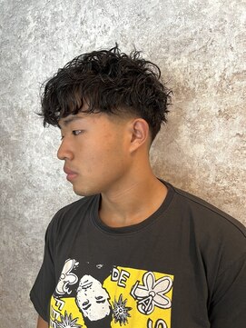 キタセンジュバーバー バイ ティーズ(KITASENJU BARBER by T's) ビジネスパーマフェードスタイル