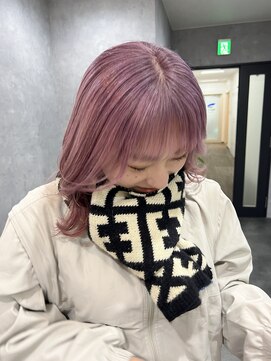 フィーネ 横浜(Fi -Ne) ブリーチあり、ピンクカラー