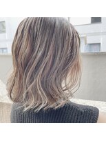 ルッソ チアロ(Lusso chiaro)&nbsp;☆外ハネ丸みミディアム☆