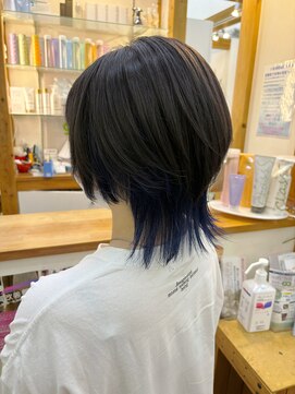 ギャラクシー ヘアードレッサーズ(galaxy hairdressers) マッシュウルフインナーカラーブルー