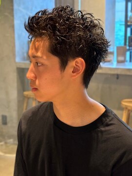 メンズサロン ブロック(Men's Salon bloc) 20代30代　アップバング　束感　ツイストスパイラル　黒髪
