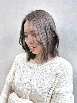 クム 横浜(qumu) 【qumu MARIKO】アッシュグレージュ×顔まわりレイヤー