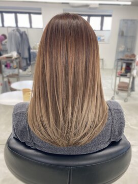 タム(tam) グラデーション グレージュ