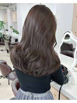 メルト 新宿(Melt) 透明感たっぷりオリーブグレージュ