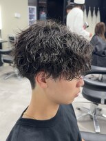 ウノ(U.No.)&nbsp;長駅前美容室 波巻きパーマ メンズカット