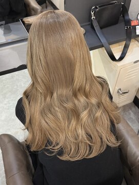 やわらかベージュ