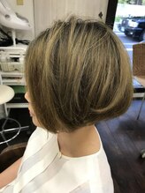 モンスーンヘアー(Monsoon hair) 明るめカラー　ショートボブ