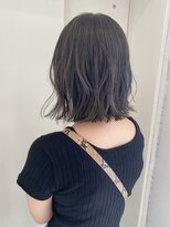 ヘアーデザイン リボン(hair design Ribon) ダークグレージュ×切りっぱなしボブ