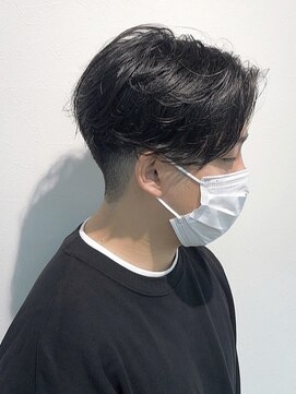 コワファーストナガサキシャンプーボーイ(COIFF1RST NAGASAKI SHAMPOO BOY) 【オシャレさん向け】チルセンターパート！