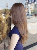 ハイライトたっぷりのベージュロング