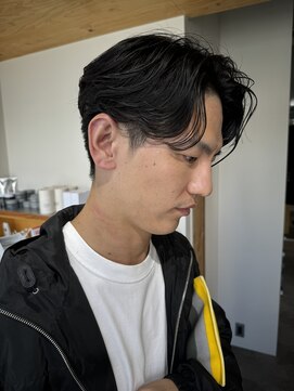 クオル 立川(QOL) センターパート　毛流れパーマ