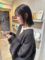 ヨーク(YOKE)&nbsp;YOKE 切りっぱなしボブぱつっとボブネイビーブルージュブリーチ