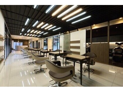 レイフィールド 長嶺店(RAY Field)の写真