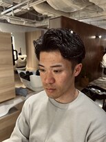 ウノプリールヴァモス(unopulir Vamos)&nbsp;30代メンズ短髪サイドパートニュアンスパーマ