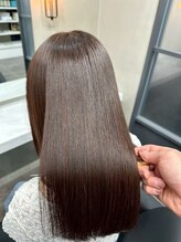 再現性・デザイン性の高い《似合わせ小顔カット》