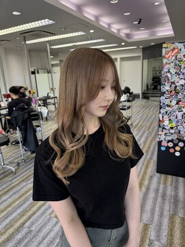 アフューズバイストゥー(Vfuse by StueW) くすみベージュ×顔周りレイヤーで雰囲気アップ◎