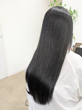 透明感のある暗髪