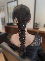 アヴェイル ヒロオ(a'vail Hiroo)&nbsp;結婚式お呼ばれ二次会パーティに大人気編みおろしアレンジ