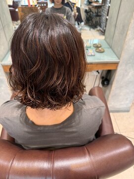 エール 生駒(aile Total Beauty Salon) ボブ×ナチュラルハイライト×大人透明感カラー