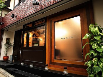 LOG SALON