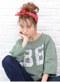 スケルトンバング×バンダナのアップヘアー