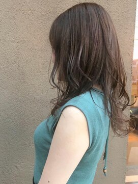 トップヘアー アヴェニュー 刈谷(TOPHAIR Avenue) 柔らかな動きのミディアムレイヤー/ニュアンスカラー