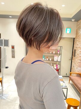 バンプ ギンザ(BUMP GINZA) グレージュ×絶壁解消×前下がりショートボブ【安野】