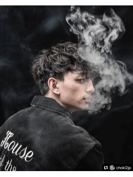 オーシャントーキョーオーバー 渋谷(OCEAN TOKYO OVER) 波巻きルードスパイラル刈り上げ2ブロックマッシュスモーク