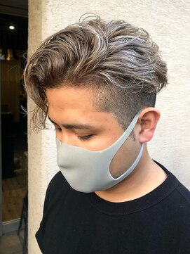 ピープスアンドスー 表参道 渋谷(Peeps&Suu.) メンズカット ハイライト ベージュ 刈り上げ ツーブロック