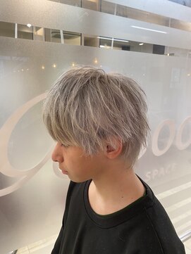 ヘアースペースブルーム ヒーロー 園田店(HAIR SPACE BLOOM hero) 【園田/ホワイトカラー】大人気ブリーチカラーです