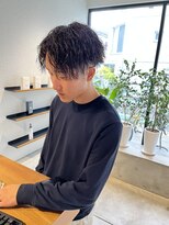 アイズ 海老名(AIZU)&nbsp;ツイストスパイラル 縦落ちツイスト ツイスパ センターパート