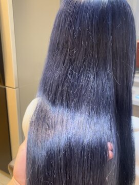 レンネ(Renee) 色気艶ロングヘア×美肌効果ブルーサファイア