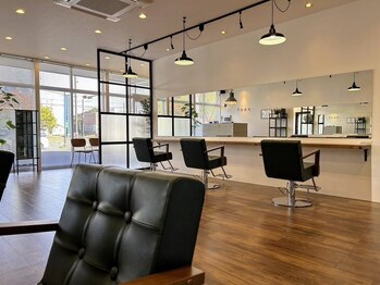 アグ ヘアー エネル 富谷2nd(Agu hair enel)の写真/お子様連れのご来店もOK◎忙しいママ・パパも、ご家族で通いやすいサロン♪