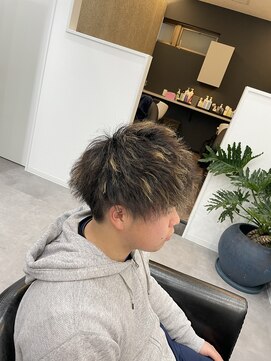 レジーナ(REGINA) ☆ハイライト×ツイストパーマ☆