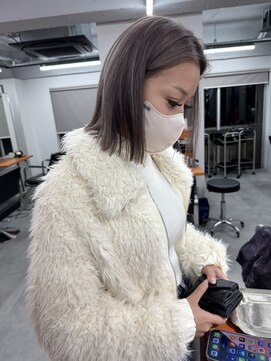 レブ 三条河原町(Reb,) ボブ/ダブルカラー/ブリーチ/切りっぱなしボブ