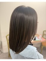 アンビアンスアミ(ambiance ami)&nbsp;グレージュ暗髪×ナチュラル切りっぱなしボブ