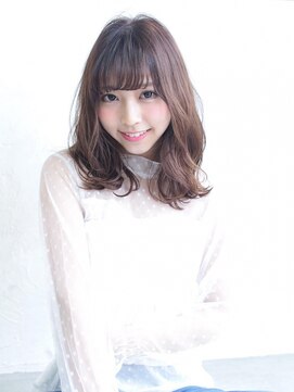 アラ モーダ(Alla moda) 小顔無造作カール