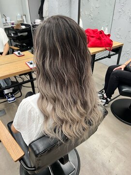 ワン(ONE) バレイヤージュ×アッシュベージュ