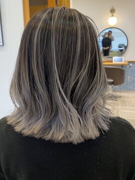 オル('olu) ミディアムバレイヤージュ