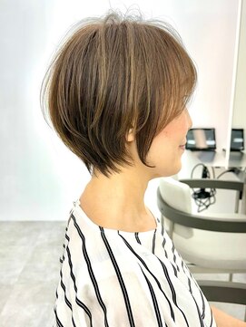 ビューブルー 亀戸錦糸町(VIEW BLUE) 美髪シアーカラーピンクブラウンショートカット切りっぱなしボブ