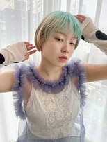 ネス(ness)&nbsp;ホワイトベージュ/パールグリーン/アンブレラカラー/ショート