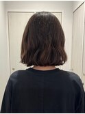 切りっぱなしボブレイヤーカットウェットヘアオリーブベージュ