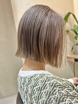 ヒビヲ(HIBIO) タッセルボブミルクティーベージュ切りっぱなしボブ長めホブ30代