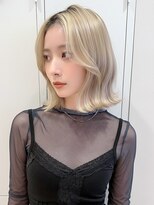 ティファ 栄(Tiffa)&nbsp;極細ハイライト×ブリーチの透明感ミディアムボブ