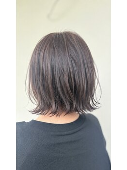シー ヘア アンド インク(CEE.hair and ink)の写真/明るさも艶も諦めない白髪染めで理想の髪色へ。頭皮と髪に配慮した優しいカラー♪