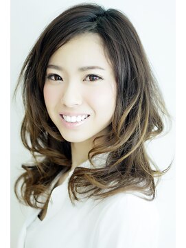 ローランセントラル(Lorran central) ☆女らしさが香るフレンチボリュームヘア☆