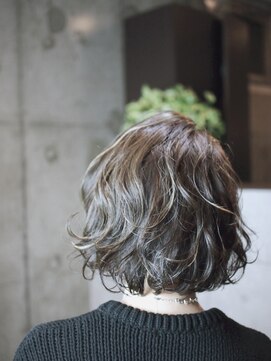 1+ アンプリュス(Unplus) ゆるウェーブボブ