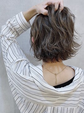 ムウ 難波(MOU) ハッシュカットフルバング似合わせカットレッドブラウン20代30代