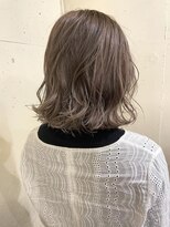 ヴォアソルヂェガーデン(Voasorte GARDEN)&nbsp;【KIKA】グレージュ×切りっぱなしボブ