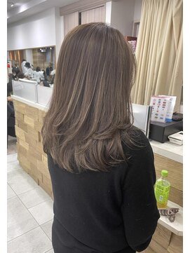 ジゼル(gisele) (稲毛)白髪ぼかしカラーはベージュ系がマスト